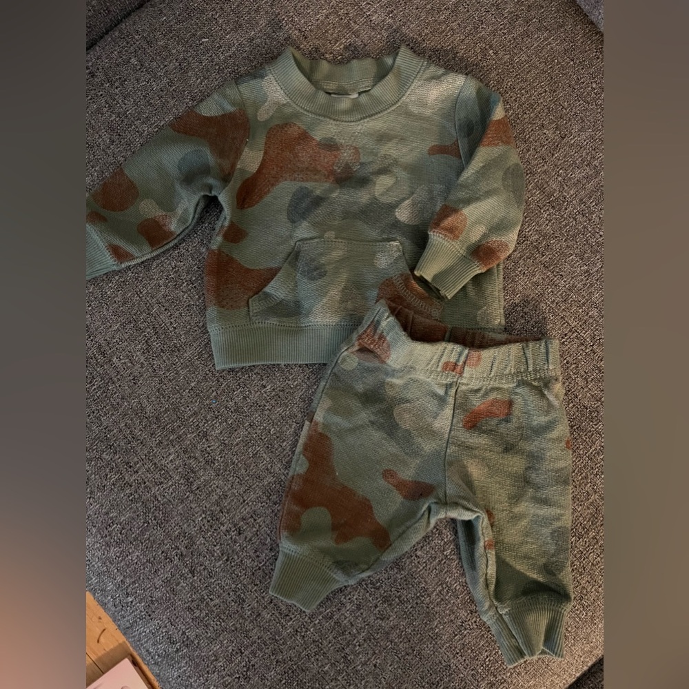 EUC Infant Camo Sweatsuit